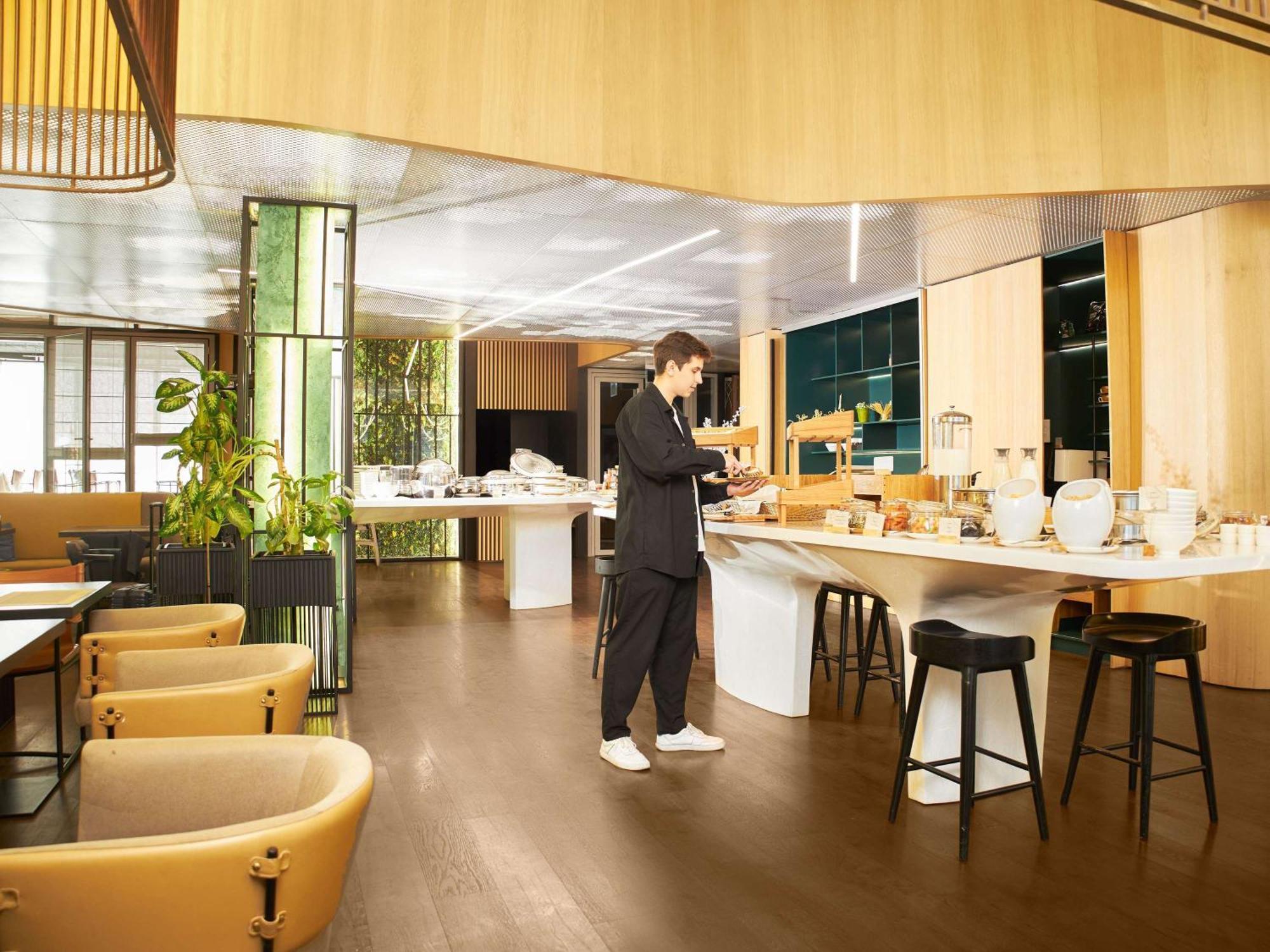 Novotel Living Almaty Jetisu 외부 사진