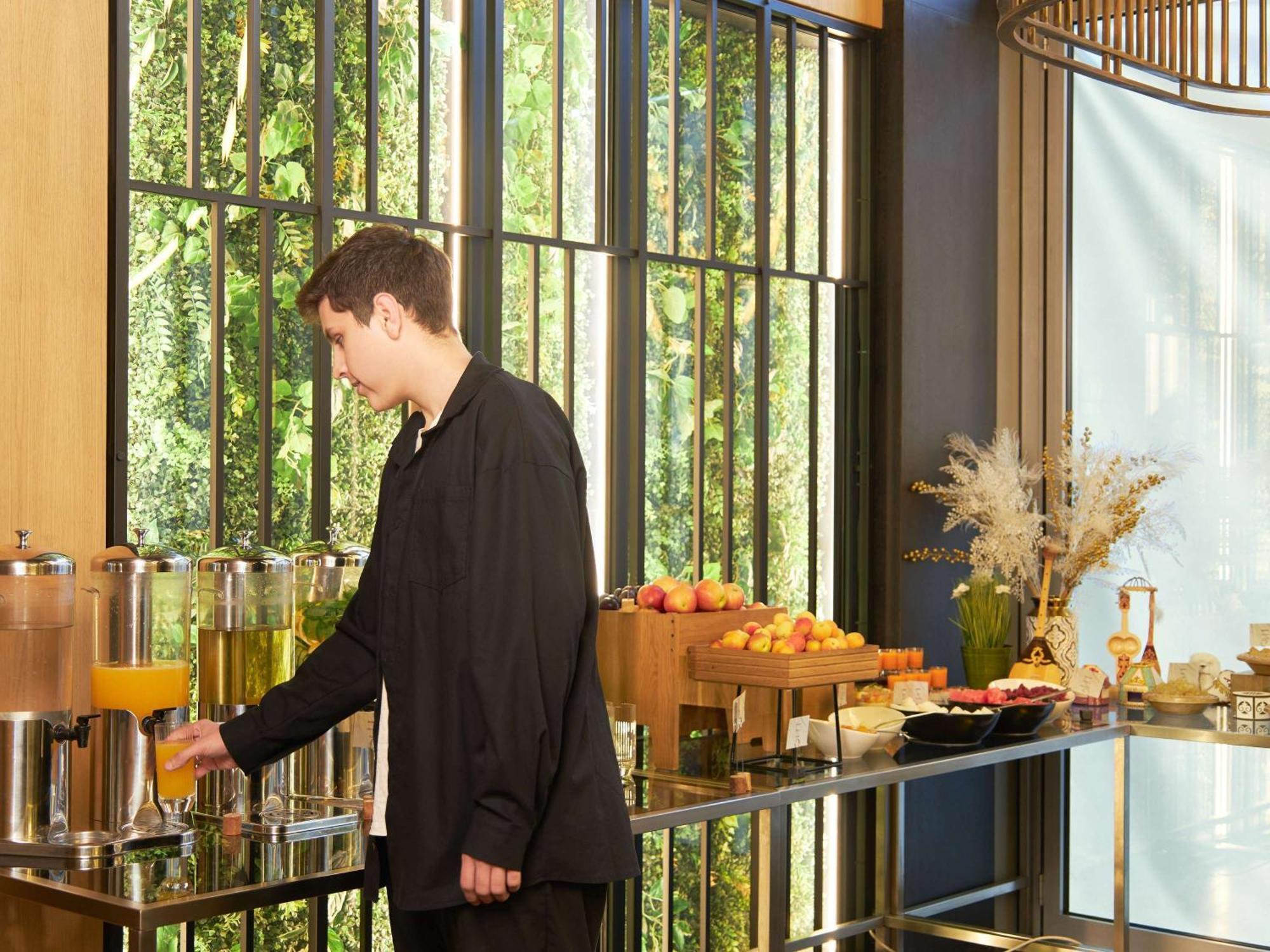 Novotel Living Almaty Jetisu 외부 사진